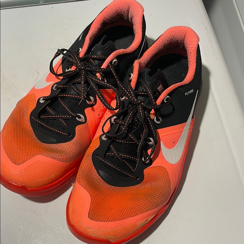 Nike Flywire Orange and Black Sneakers